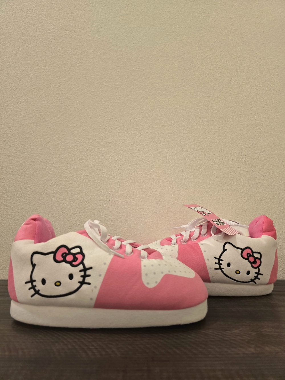 Sanrio Hello Kitty Sneaker Slippers Pink White Youth Kids Size 2/3